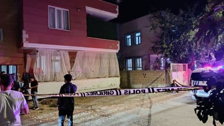 12 yaşındaki çocuk, annesini darbeden babasını bıçaklayarak ağır yaraladı