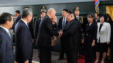 Kim Jong-un lleva a su hija a China y reafirma su condición de heredera de Corea del Norte
