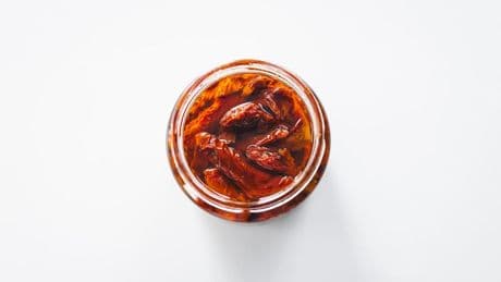 La receta de crema de tomate seco que dará un toque diferente a tus bocadillos