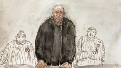 France: l'ex-chirurgien pédocriminel Le Scouarnec condamné à 20 ans de réclusion, dont deux tiers de peine de sûreté