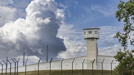 Prison : Darmanin annonce le transfert de « 17 premiers narcotrafiquants » vers Vendin-le-Vieil
