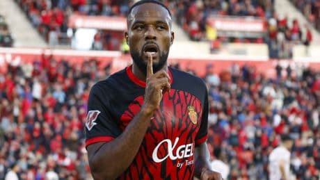 Feyenoord legt Canadese spits Larin vast, wordt gehuurd van Mallorca
