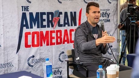 Charlie Kirk, un jeune conservateur devenu le visage du nationalisme chrétien aux États-Unis