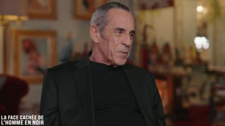 «Le noir, c’est mon packaging» : quelles sont les origines du surnom mythique de Thierry Ardisson ?