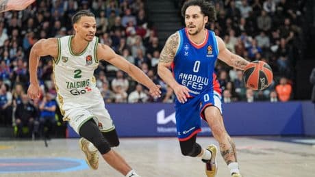 Anadolu Efes, Zalgiris'i 87-77 yendi, EuroLeague'de play-off biletini kaptı