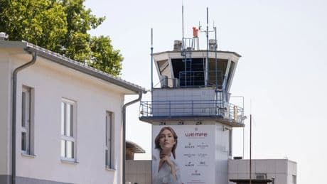 Bei Egelsbach: Fluglehrer muss Kleinflugzeug auf Acker notlanden