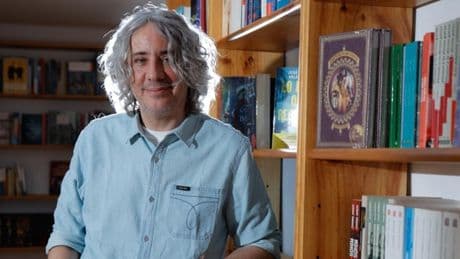 Ignacio Valenzuela, novelista: "Mi marido y yo tenemos una maleta preparada por si hay que salir pitando de Estados Unidos”