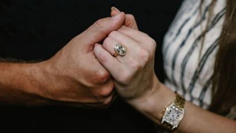 Taylor Swift’s Engagement Ring Will Blow Your Mind—Price, Cut And Details