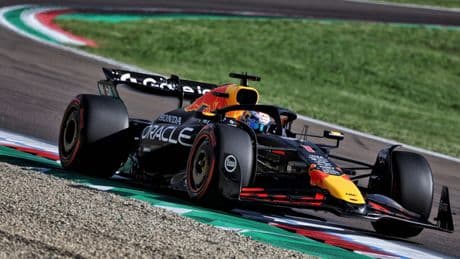 GP di Imola, la diretta: Verstappen leader su Norris, Antonelli quinto precede Hamilton, Leclerc 12esimo