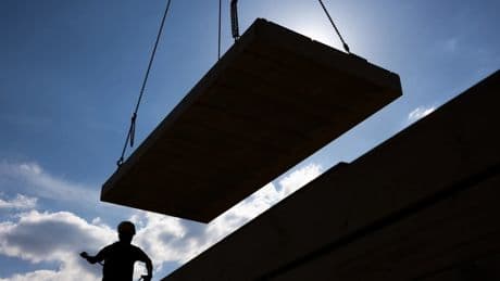 Einbruch um 15 Prozent: Baukrise trifft auch Fertighäuser