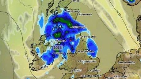 UK weather maps turn blue revealing exact date 400-mile rain wall to soak Brits