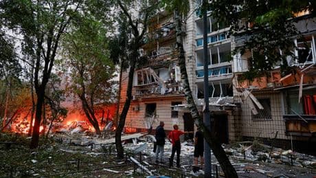 Guerre en Ukraine : au moins six personnes tuées dans des frappes russes à Kiev