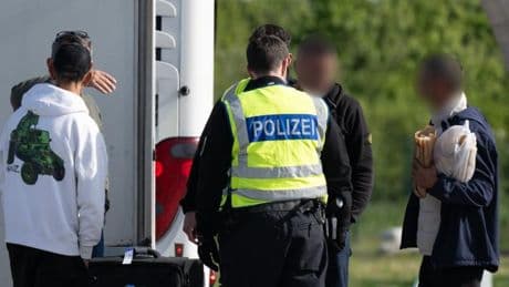 „Notwendig und zulässig“ – oder gefährlicher Rechtsbruch? Schon tobt Streit übers Grenzregime