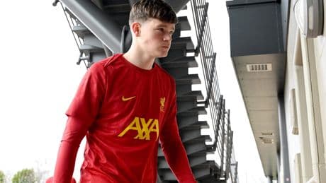 Ajax richt pijlen op controlerende middenvelder (20) van Liverpool