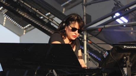 Sofia Kourtesis, la Dj que sueña con ser neuróloga