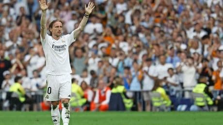 Luka Modric neemt op indrukwekkende wijze afscheid van Real Madrid en Bernabéu