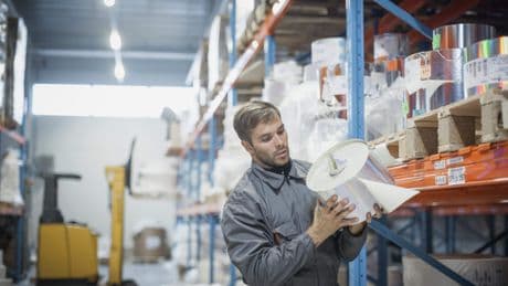 Ondernemer bedriegt fiscus én andere bedrijven, maar wordt ondertussen opgelicht door medewerker: taakstraffen en boete van 50.000 euro