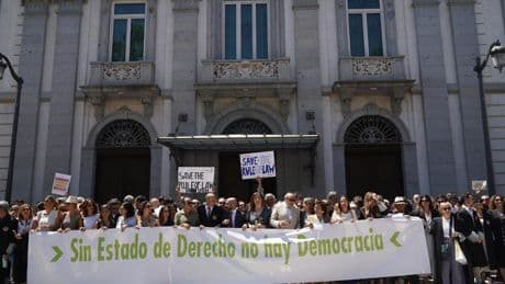 Las asociaciones de jueces y fiscales acusan a Bolaños de "incumplir" su deber de detraer el salario a los huelguistas