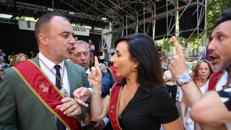 Tensión en el Ball de Plaça de la Festa Major de Terrassa por un enfrentamiento con Vox
