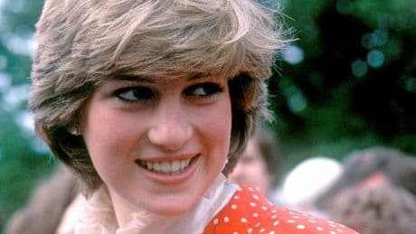 « J'ai accepté mon malheur car mon visage était sur des mugs » : Diana enfin racontée à la première personne