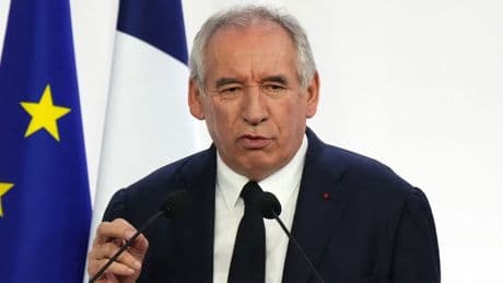 Francia, Bayrou lancia l’allarme: «Paese in pericolo sovraindebitamento». Governo chiederà la fiducia