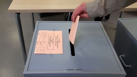 Siegen die Amtsinhaber erneut?: Stichwahl um drei Landratsämter und einen OB-Posten