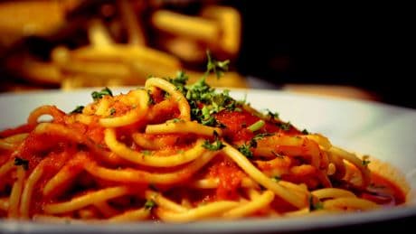 So THAT's Why Restaurant Pasta Sauce Is So Much Better
