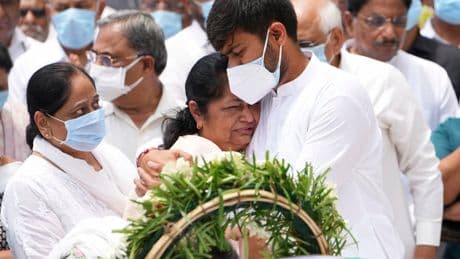 A plane crashed on a doctors' hostel in India. Those who survived began treating the injured