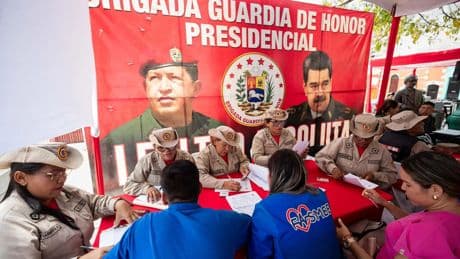 Maduro declara un "éxito total" la primera jornada de alistamientos contra el "zarpazo terrorista" de EEUU