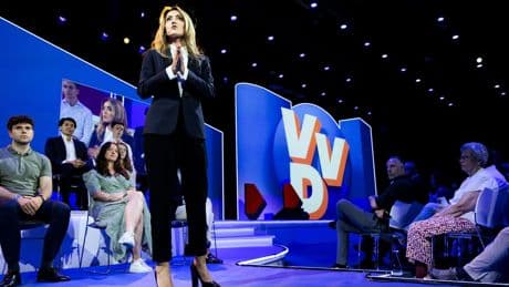 VVD kiest voor ondernemers en defensie, wil snoeien in sociale zekerheid
