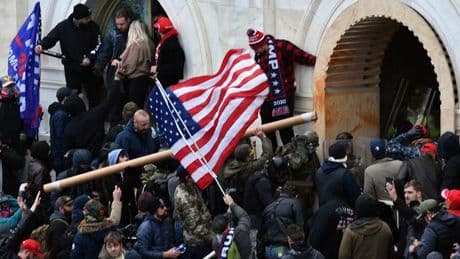 Klage eingereicht: Rechte Kapitolstürmer fordern Schadenersatz von US-Regierung