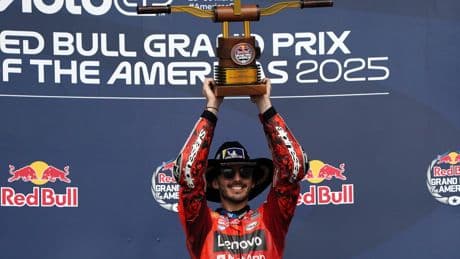 Pecco Bagnaia aprovecha el K.O. de Marc Márquez