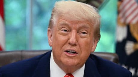 La saga James Bond exemptée de taxes douanières par Donald Trump