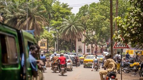 Mali: après la dissolution des partis, les réformes vont se poursuivre, la «résistance» s'organise