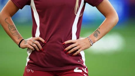 Regeln der Frauen-EM - Sind spitze Fingernägel und Piercings erlaubt?