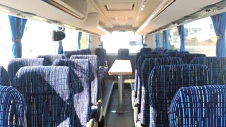 Alumnos de un colegio de Vizcaya se topan con un cadáver en el autobús de ruta escolar