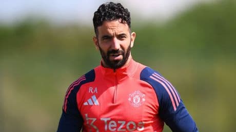 Man Utd 'make contact' with new midfield transfer target and could seal bargain deal