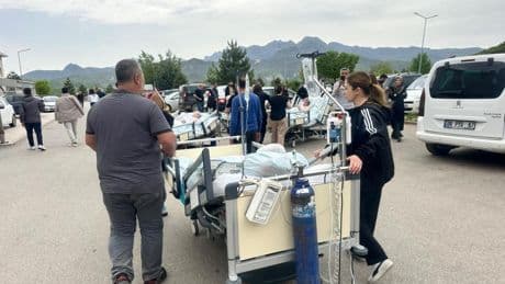 Dersim’de devlet hastanesinde kuru hava motoru arızalandı: Yoğun duman nedeniyle hastalar tahliye edildi