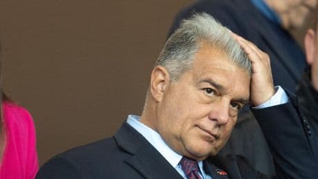 El estresante verano de Laporta: reapertura del Camp Nou, vender a Fermín para cuadrar cuentas, inscripciones sin cerrar...