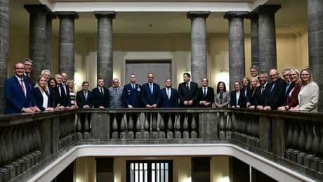 Liveblog Bundespolitik: Kabinett tagt in abhörsicherem Raum im Bendlerblock