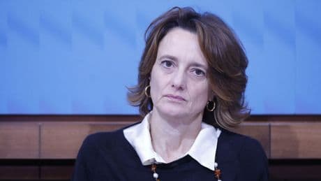 Denatalità, senza politiche perdiamo il 9% del Pil. Bonetti: «Agire subito»