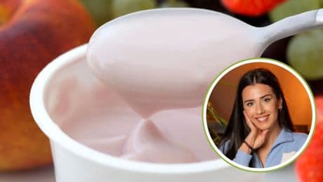 La nutricionista Sandra Moñino lanza la alerta por el yogur de fresa: "Está relacionado con un montón de problemas"