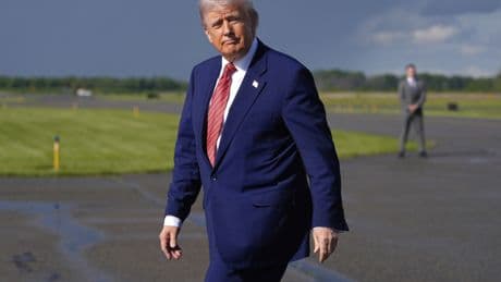 Por qué amenaza Trump a Europa con aranceles del 50%: un dólar débil, una maniobra para financiar su política fiscal y la búsqueda de concesiones políticas