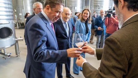 Planas insiste en evitar una "guerra arancelaria" con EEUU en el sector del vino y apunta a Mercosur