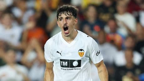 Diego López: “Ganar títulos con la camiseta del Valencia sería un sueño”