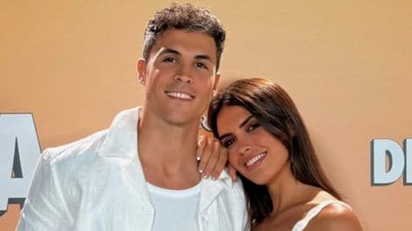 Sofía Suescun y Kiko Jiménez zanjan los rumores de crisis con 'looks' a juego para irse de vacaciones