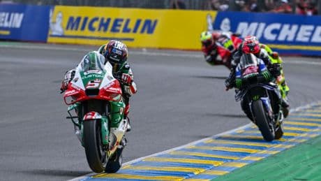 Zarco reina en el caos de MotoGP en Francia, Marc Márquez es segundo y Aldeguer sube al podio