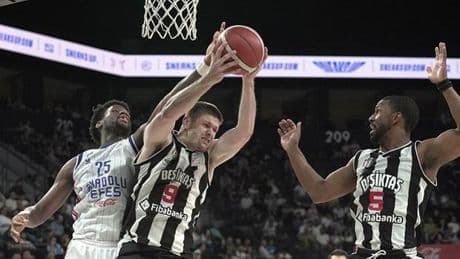 Beşiktaş Fibanbaka, Anadolu Efes'i yıktı, seri son maça uzadı!