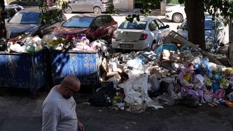İzmir Buca sakinleri, çöp sorununun çözülmesini bekliyor