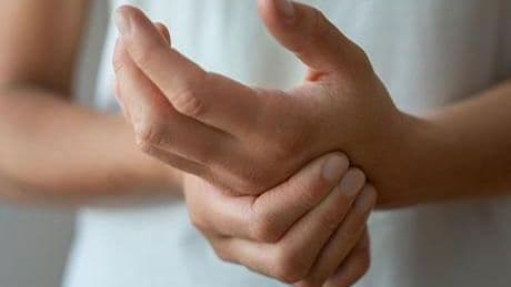 Uyuşma ve karıncalanma varsa dikkat! Sinir sistemi tümörü habercisi olabilir